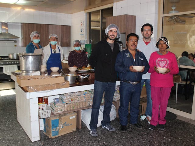 Dar de comer al hambriento: acción de bien común que enaltece